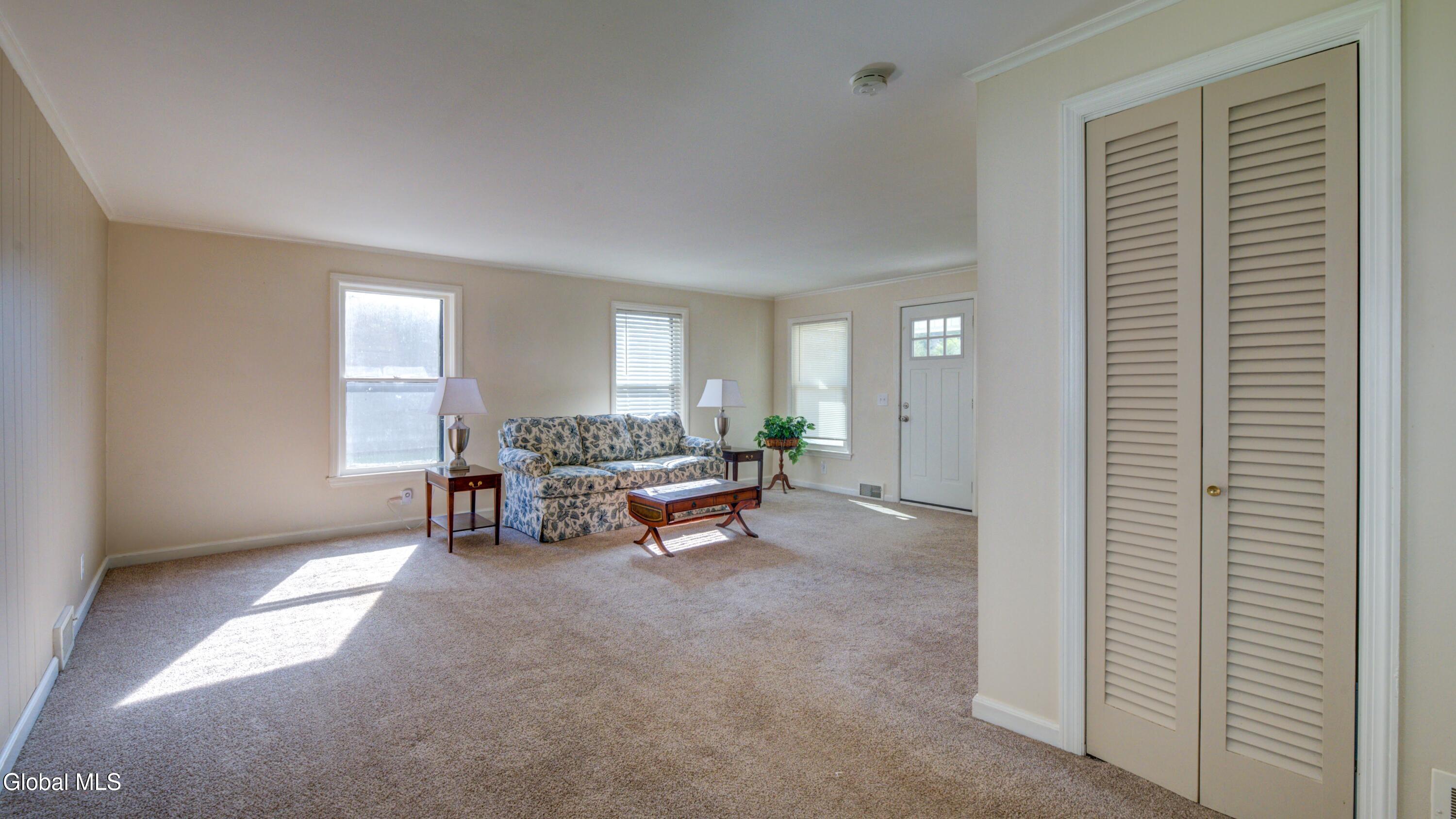 37 E 8th Avenue Gloversville NY 12078