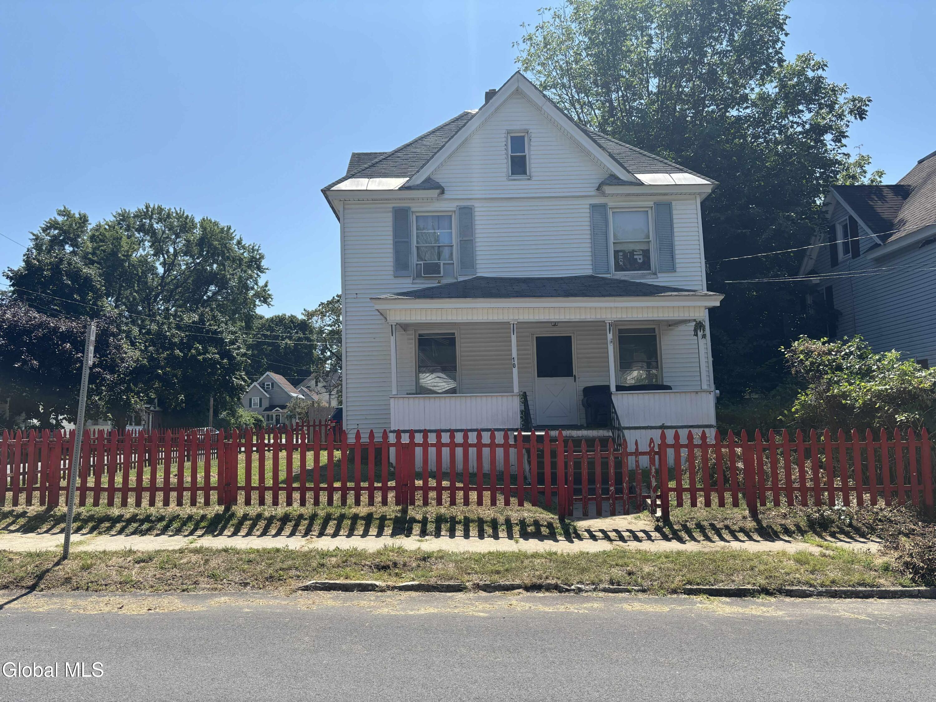 10 Dean Street Gloversville NY 12078