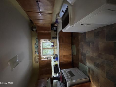 10 Dean Street Gloversville NY 12078