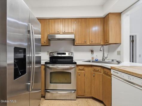 166 Normanskill Road Slingerlands NY 12159
