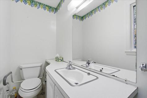 166 Normanskill Road Slingerlands NY 12159