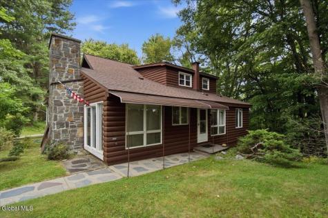 166 Normanskill Road Slingerlands NY 12159