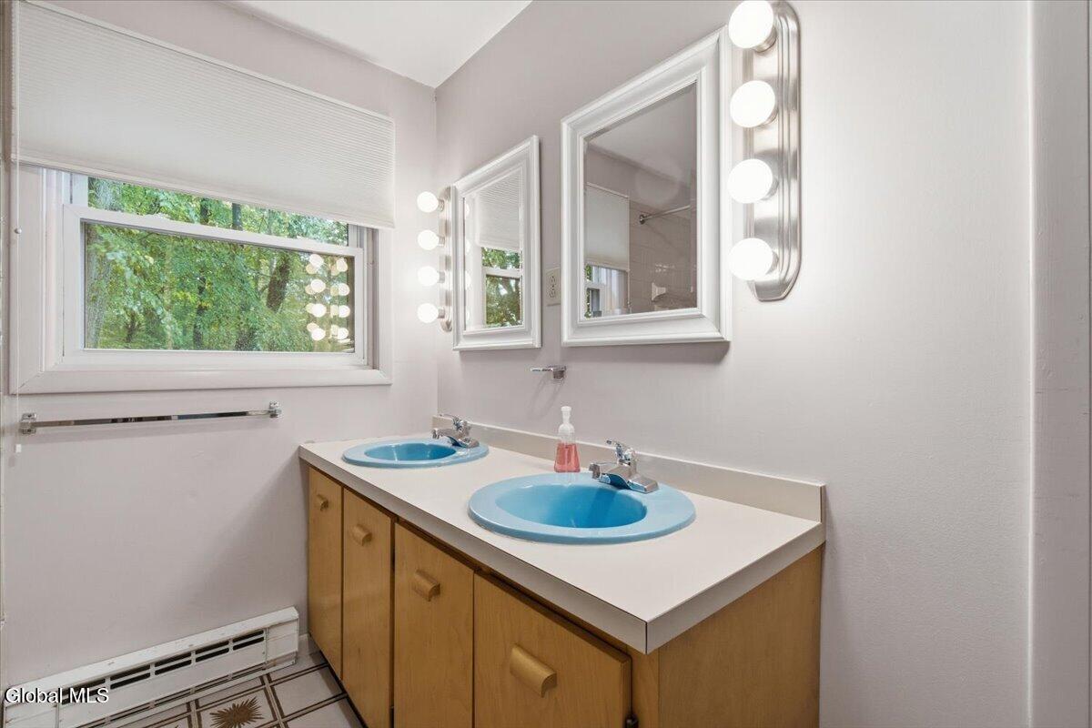 166 Normanskill Road Slingerlands NY 12159