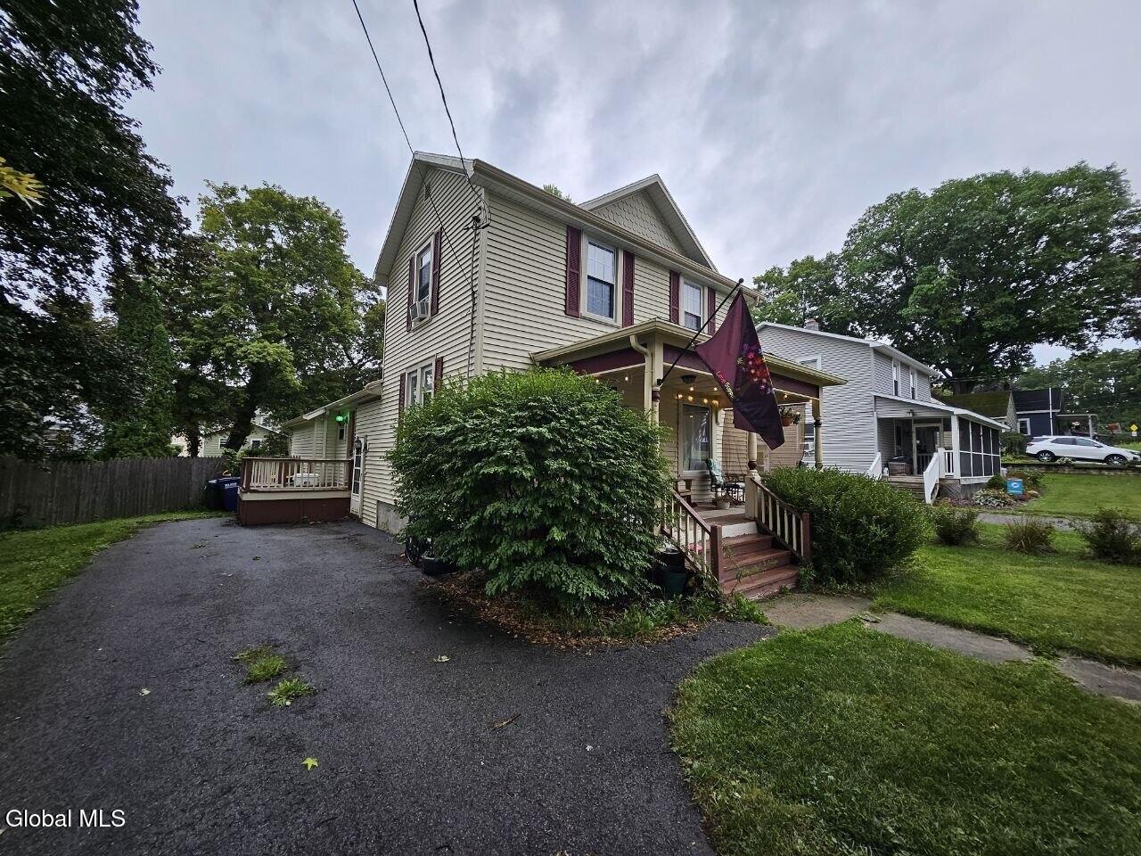 529 Tilden Street Oneida NY 13421
