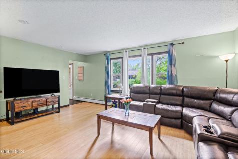 4 Carlyle Court Ballston Lake NY 12019