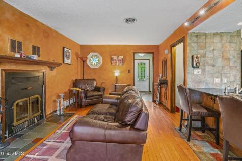 4 Carlyle Court Ballston Lake NY 12019