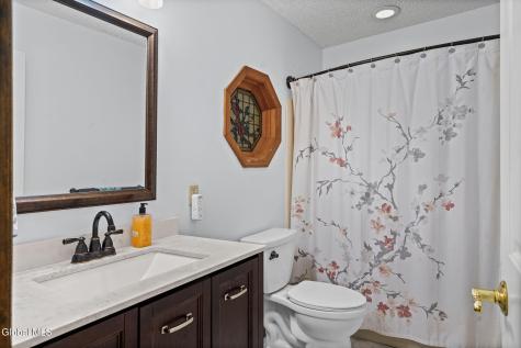 4 Carlyle Court Ballston Lake NY 12019
