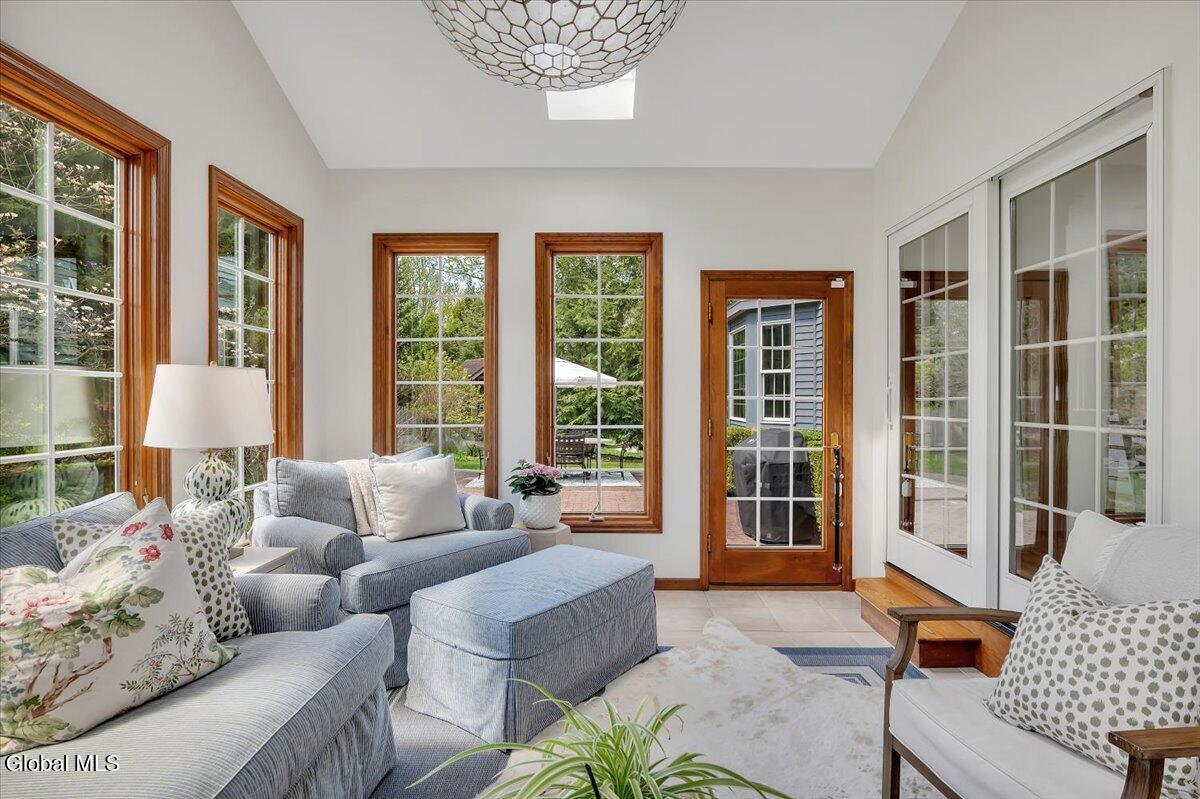 11 Fox Run Latham NY 12110