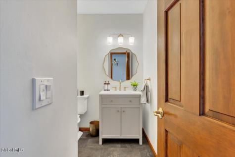 11 Fox Run Latham NY 12110