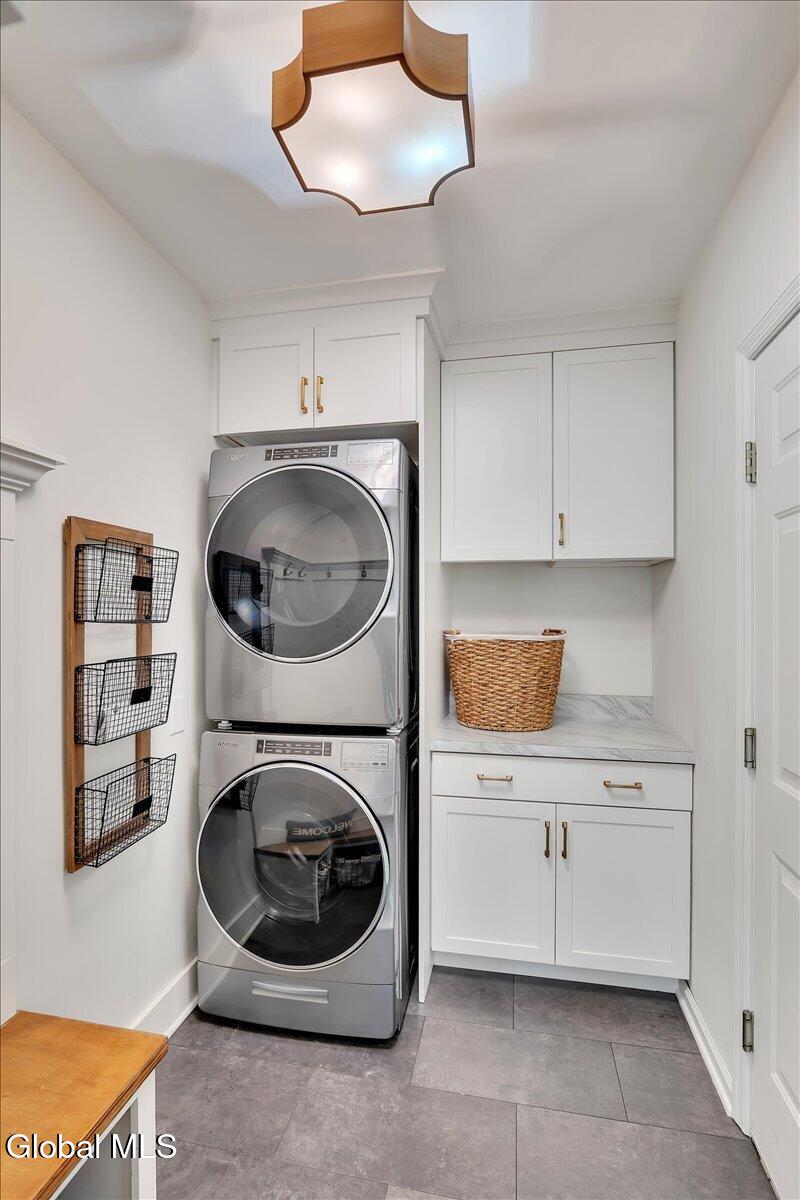 11 Fox Run Latham NY 12110