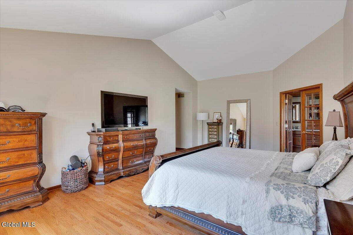 11 Fox Run Latham NY 12110