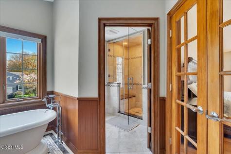11 Fox Run Latham NY 12110