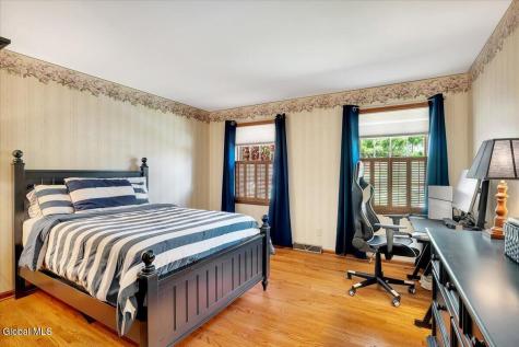 11 Fox Run Latham NY 12110