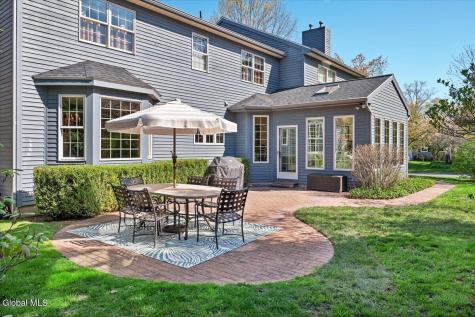 11 Fox Run Latham NY 12110