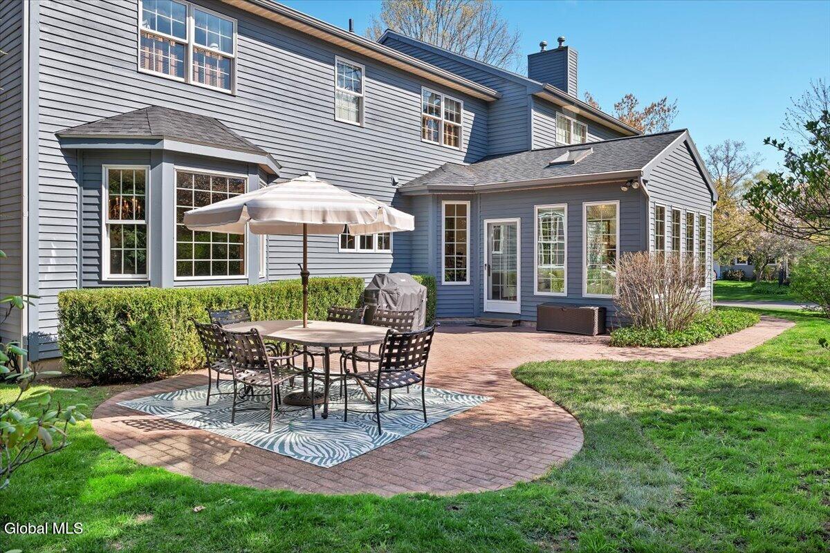 11 Fox Run Latham NY 12110