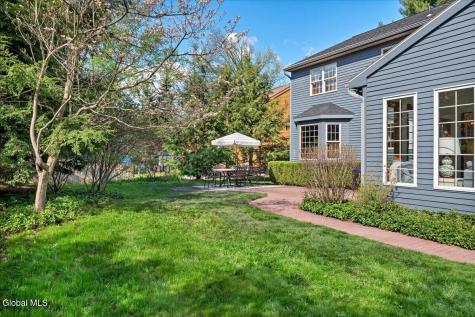 11 Fox Run Latham NY 12110