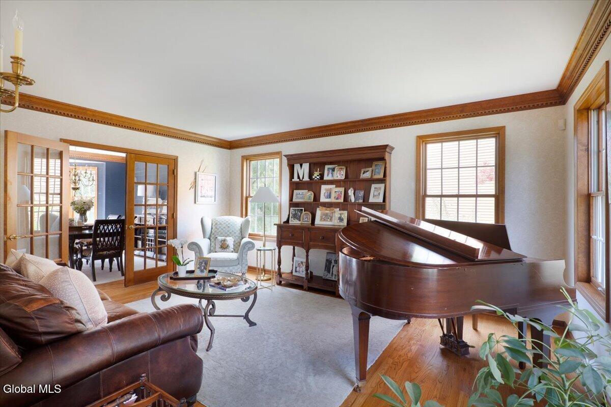 11 Fox Run Latham NY 12110