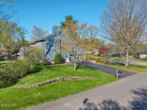 11 Fox Run Latham NY 12110