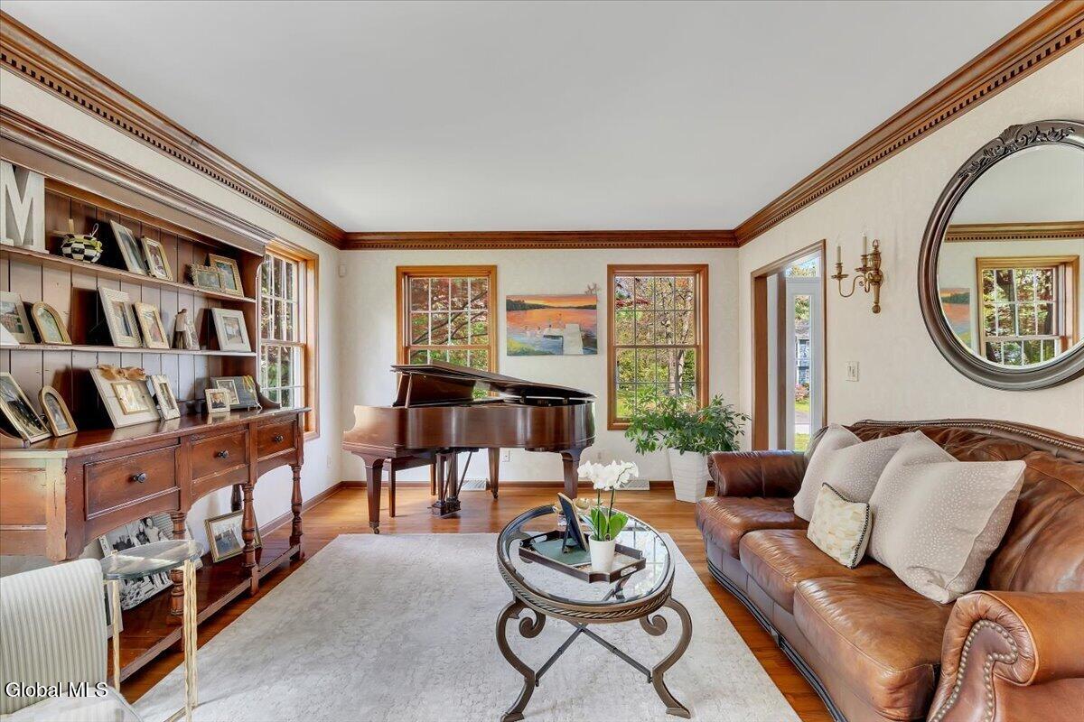 11 Fox Run Latham NY 12110