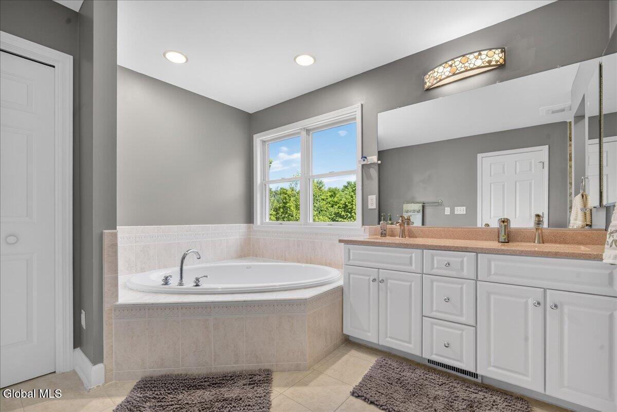 52 Chesterwood Drive Selkirk NY 12158