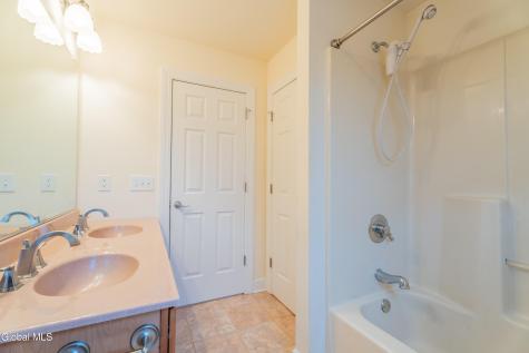 4 Teasdale Court Watervliet NY 12189