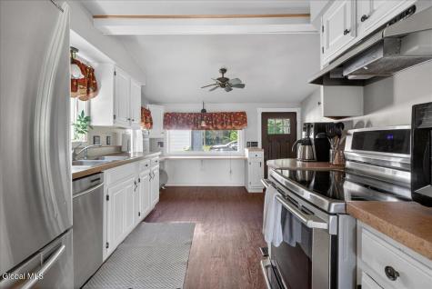67 Connolly Road Ballston Lake NY 12019