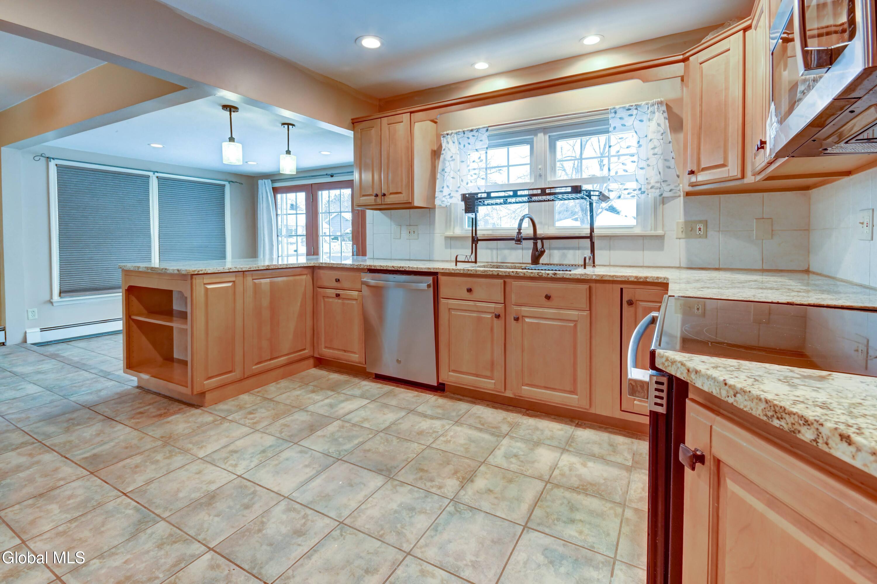 281 N Kingsboro Avenue Gloversville NY 12078