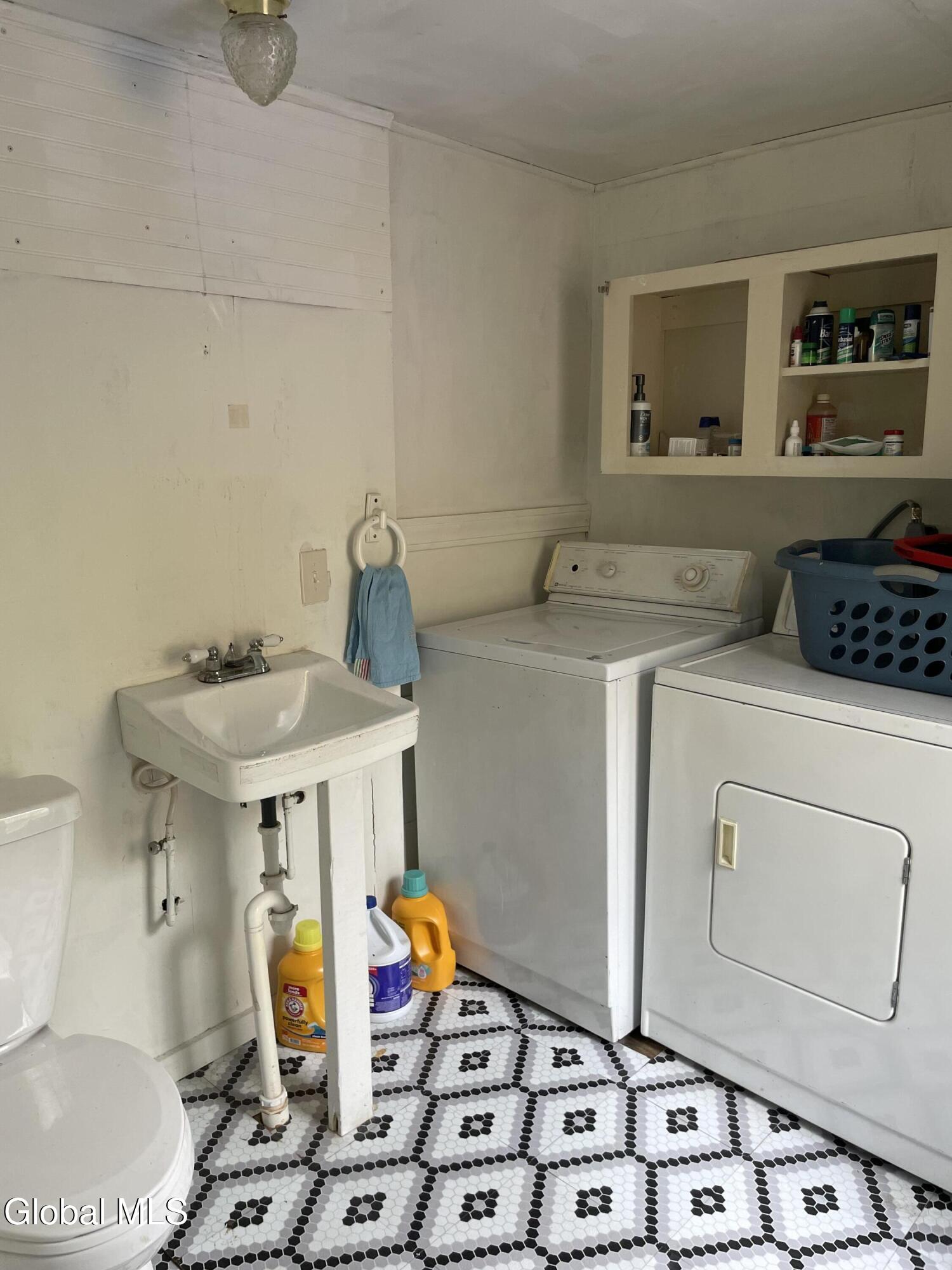 523 Enders Avenue Howes Cave NY 12092