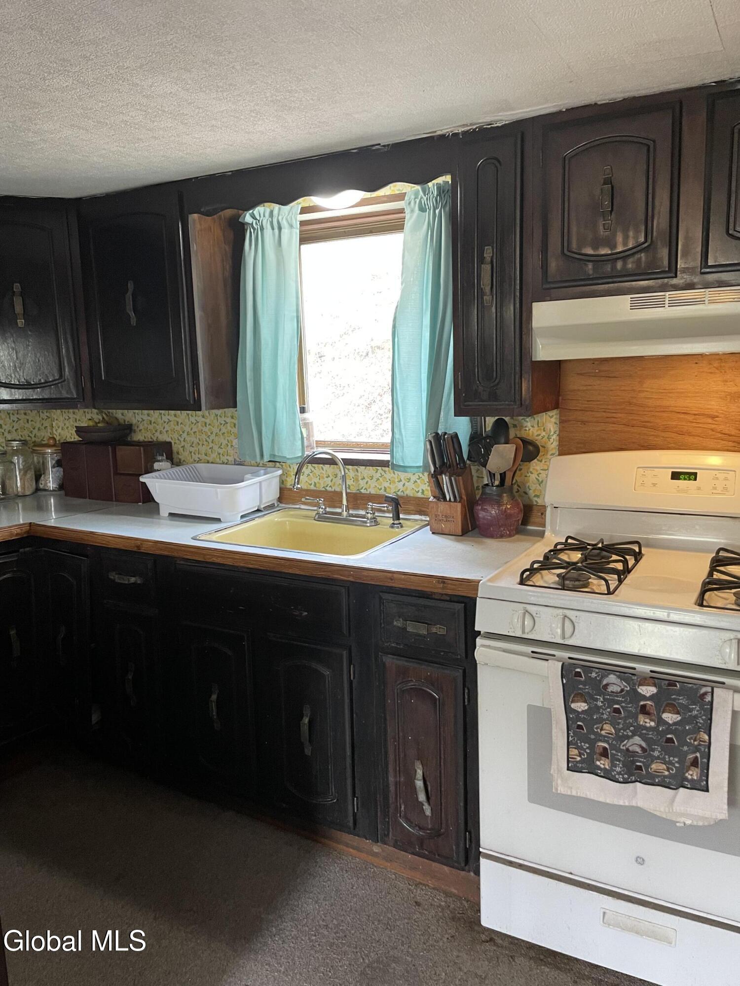 523 Enders Avenue Howes Cave NY 12092