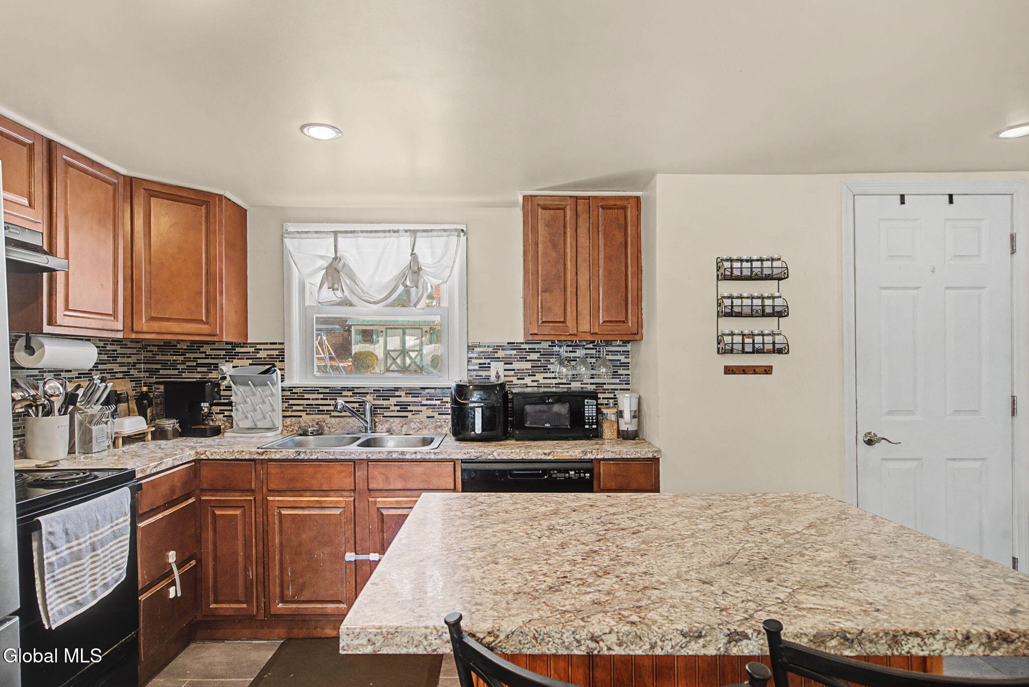 11 Cherry Lane Guilderland NY 12084