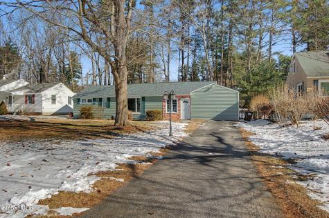 11 Cherry Lane Guilderland NY 12084