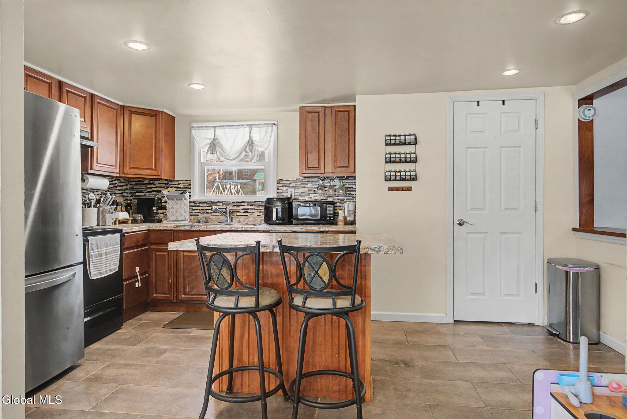 11 Cherry Lane Guilderland NY 12084