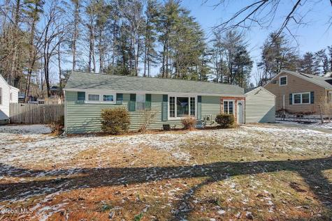 11 Cherry Lane Guilderland NY 12084