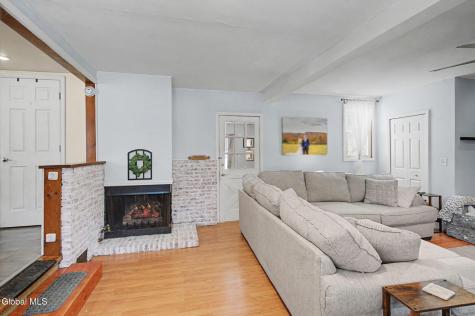 11 Cherry Lane Guilderland NY 12084