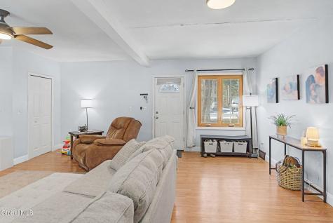 11 Cherry Lane Guilderland NY 12084