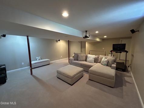 4A Breezy Pointe Drive Halfmoon NY 12065