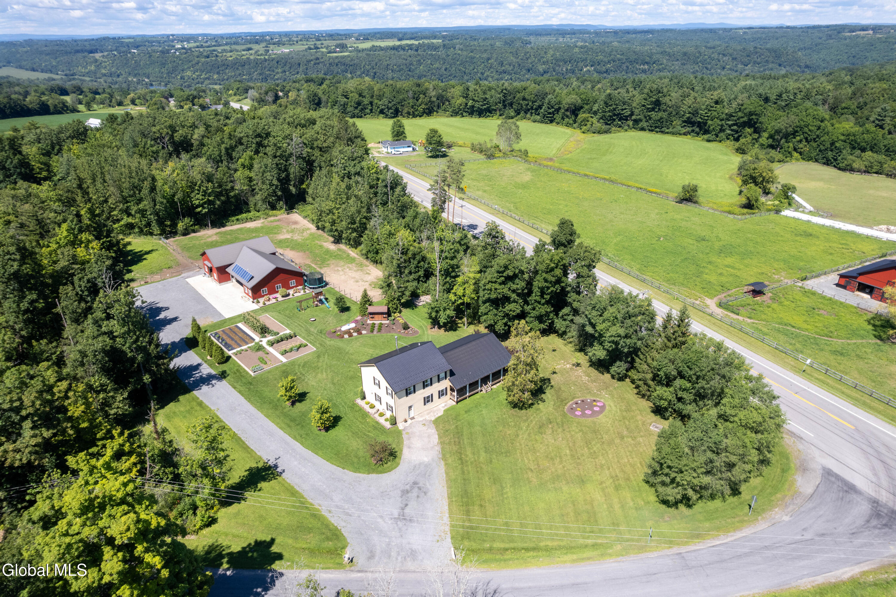 106 Hilltop Road Sprakers NY 12166
