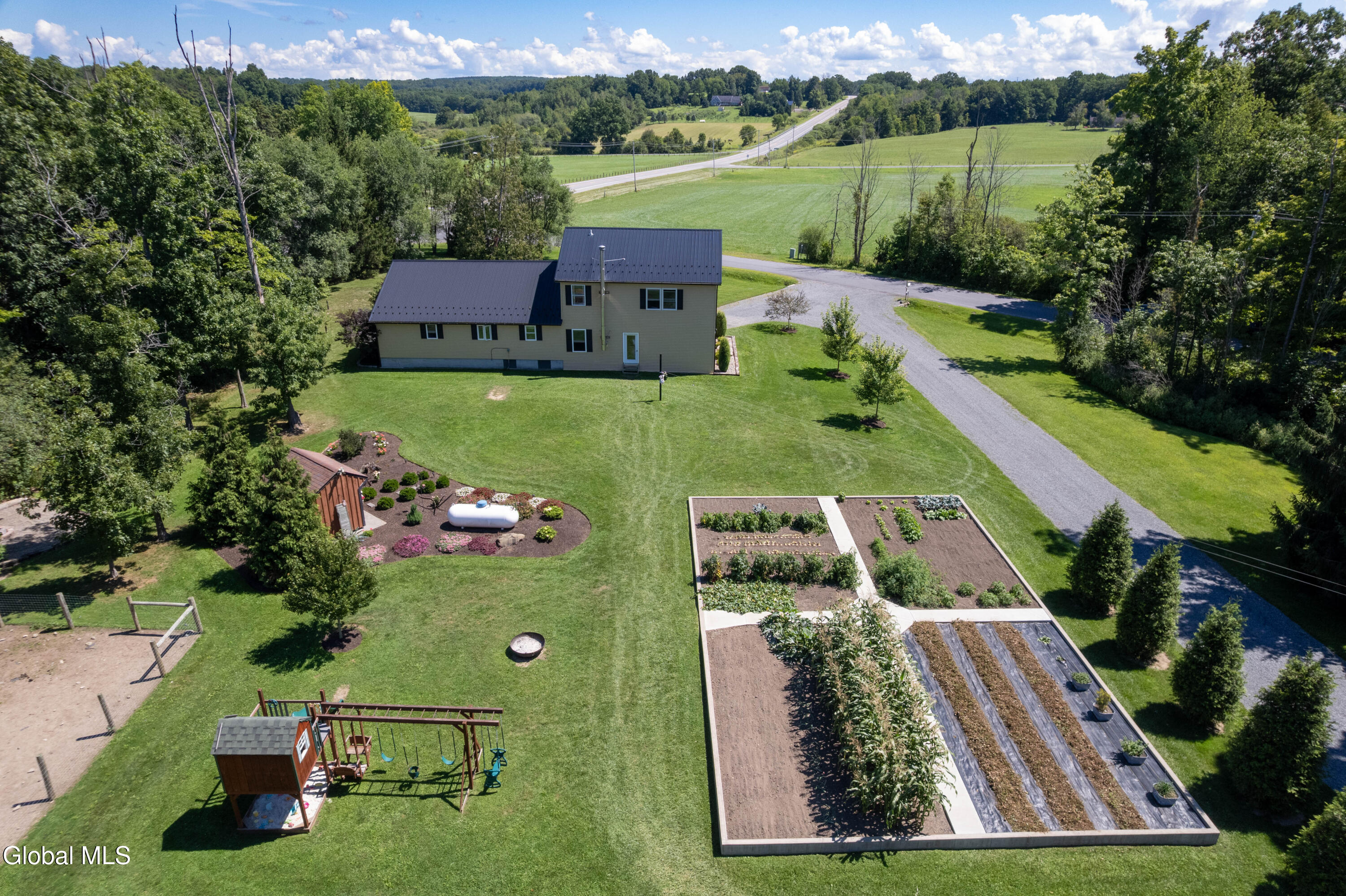 106 Hilltop Road Sprakers NY 12166