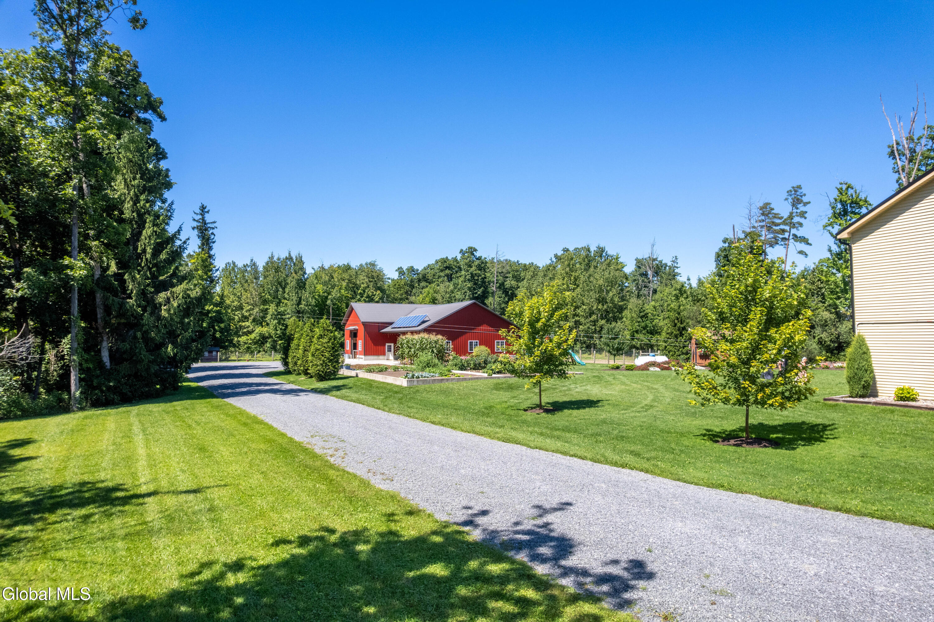 106 Hilltop Road Sprakers NY 12166
