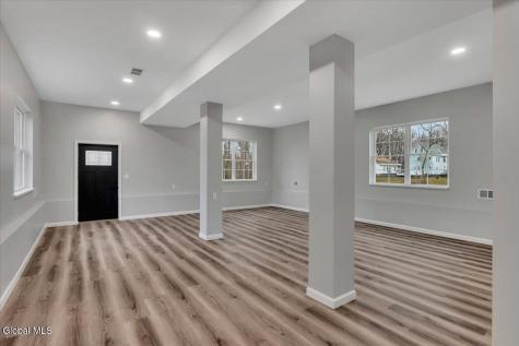 8 Livingston Avenue Schenectady NY 12302