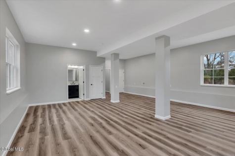 8 Livingston Avenue Schenectady NY 12302