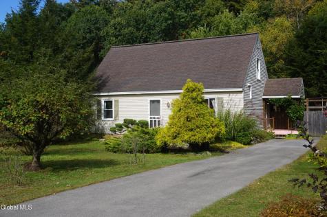 6 Newington Avenue Gansevoort NY 12831