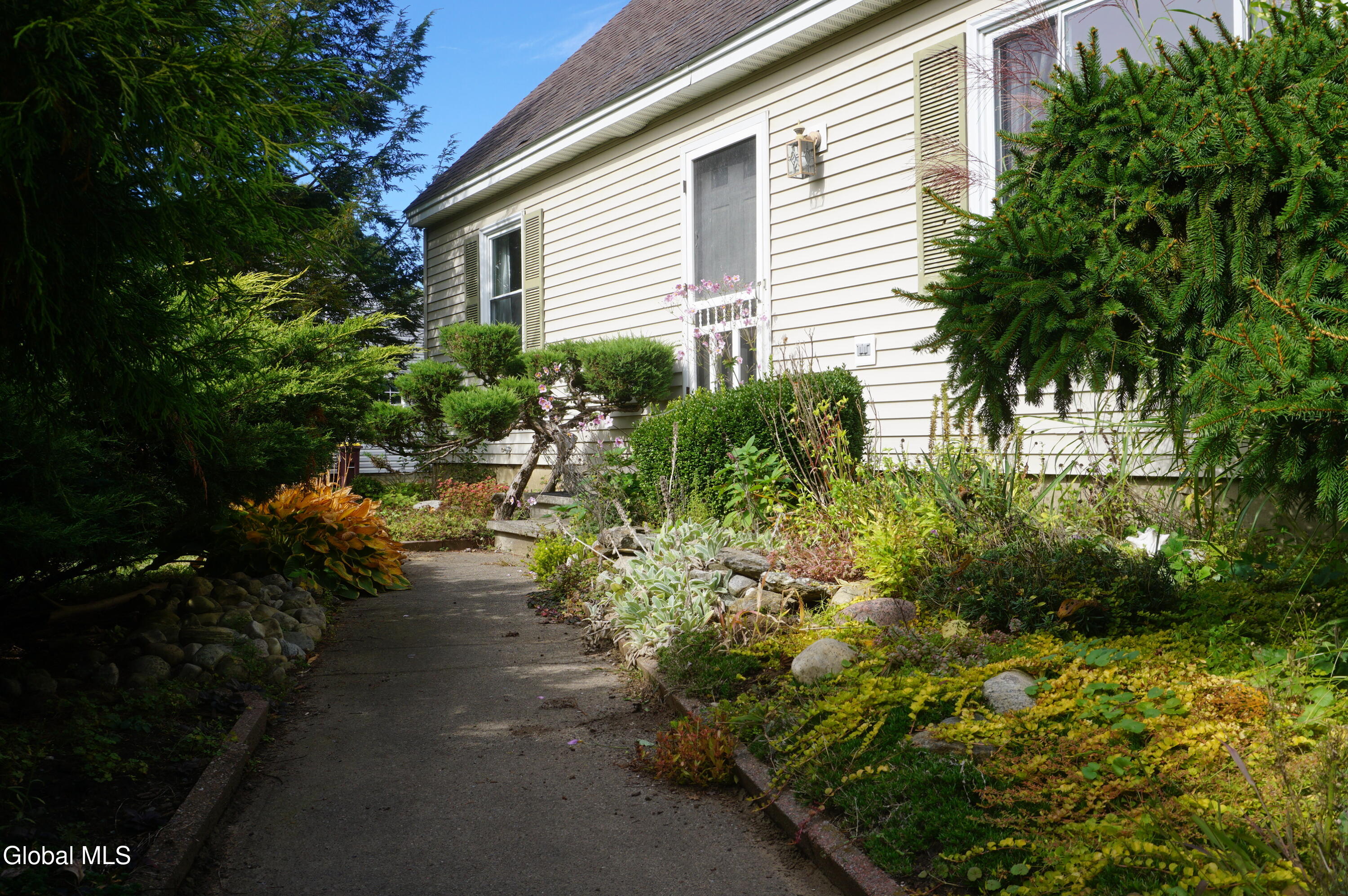 6 Newington Avenue Gansevoort NY 12831