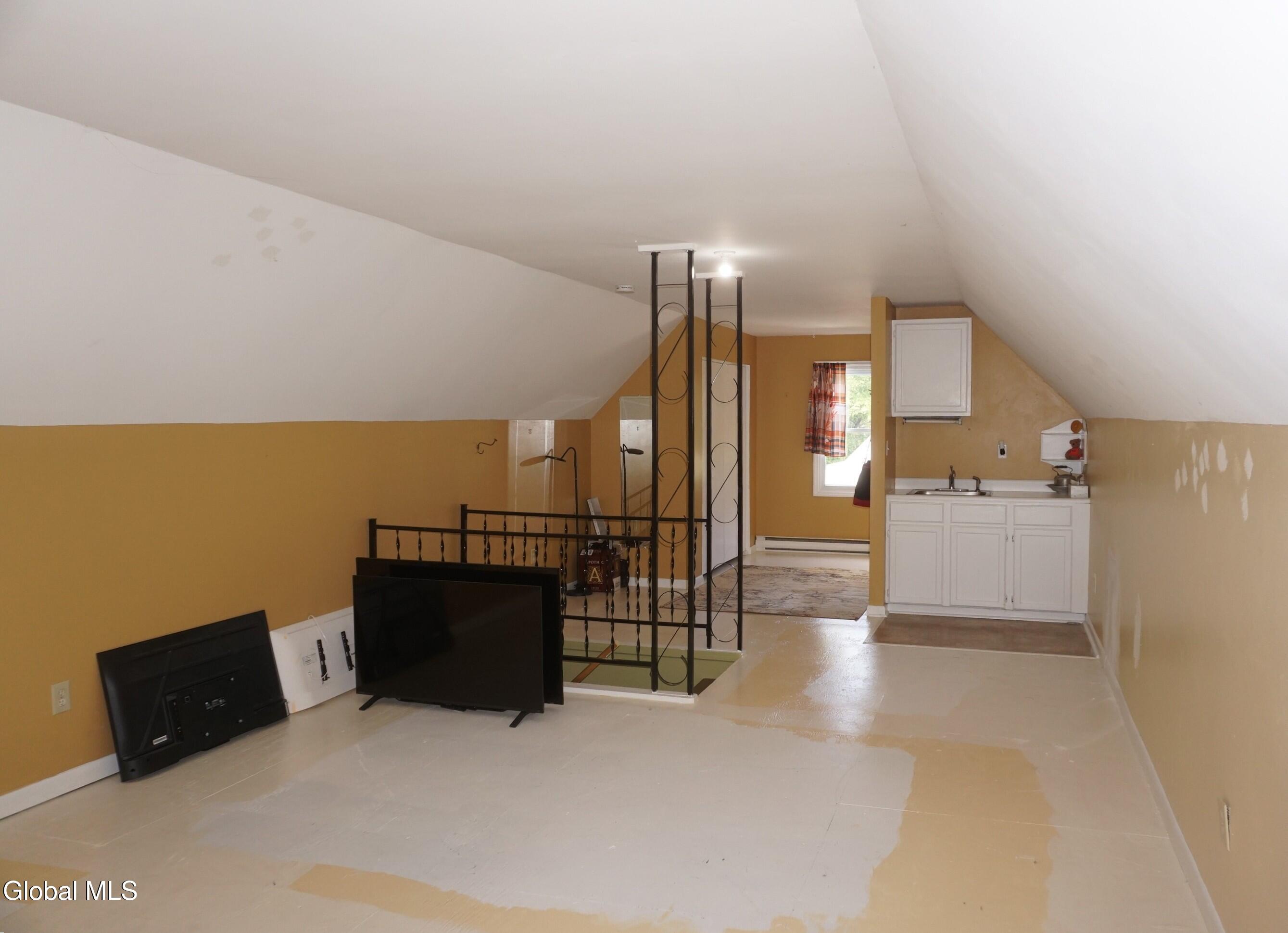 6 Newington Avenue Gansevoort NY 12831