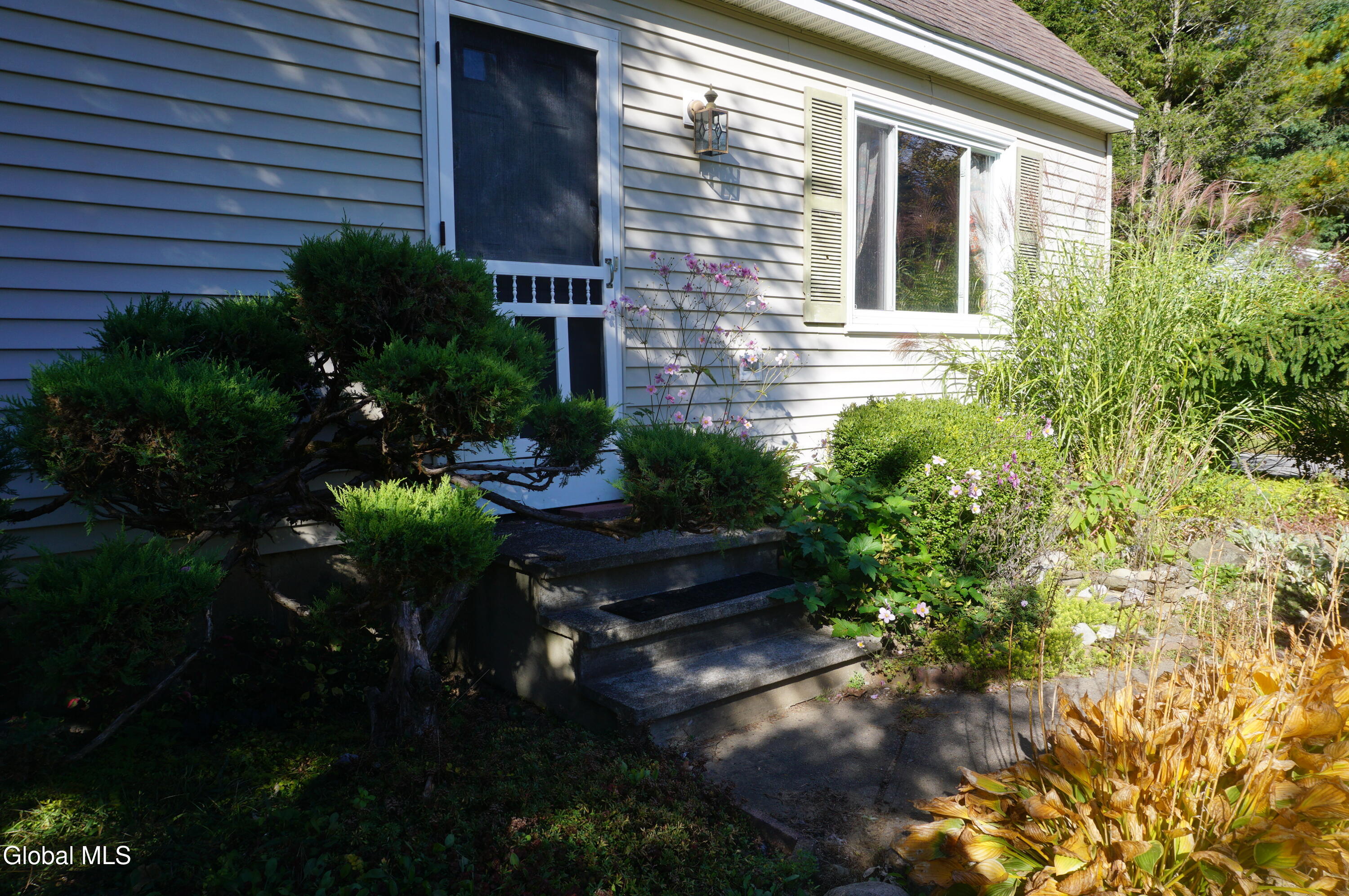 6 Newington Avenue Gansevoort NY 12831