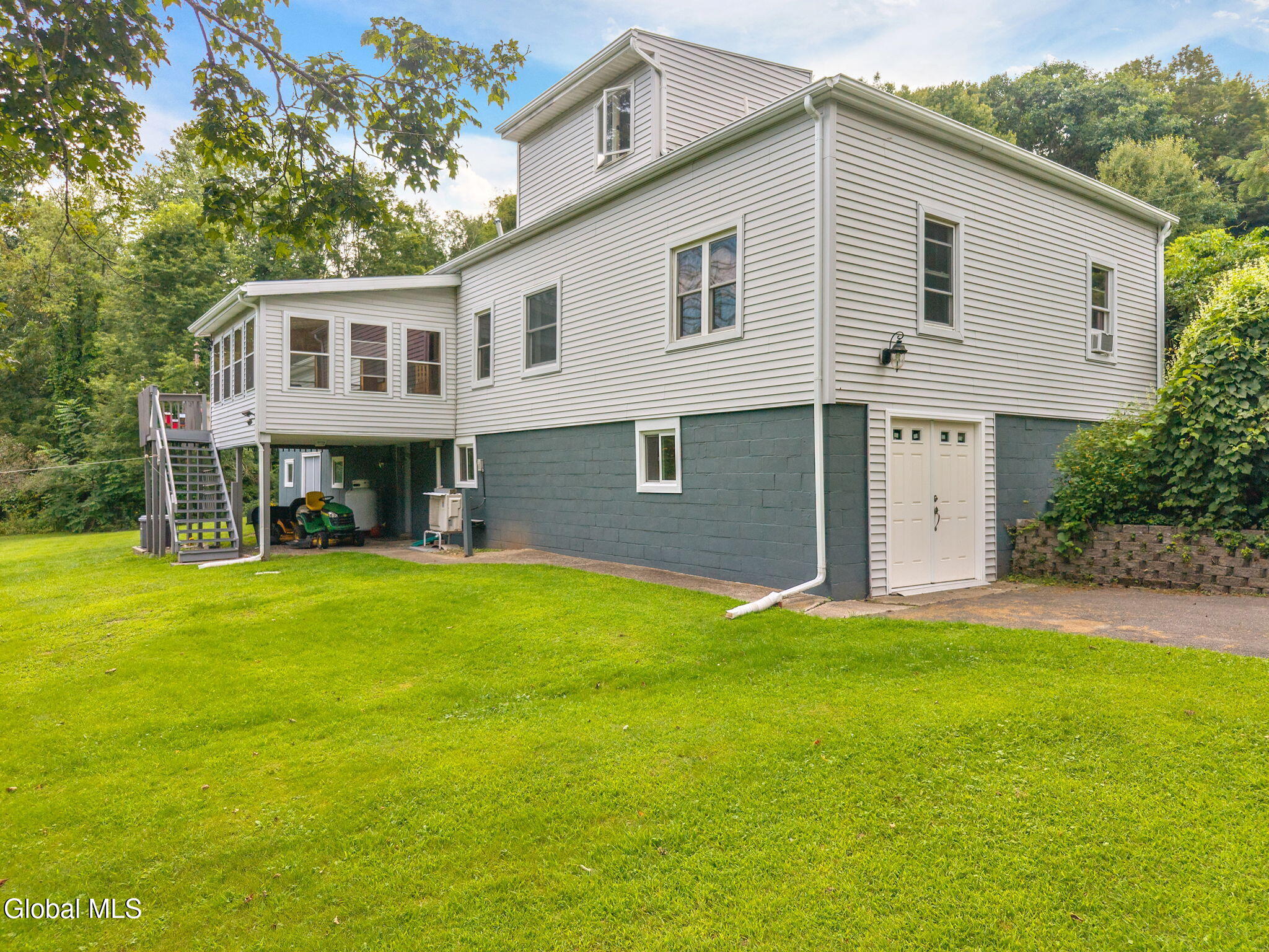 748 Old Best Road West Sand Lake NY 12196