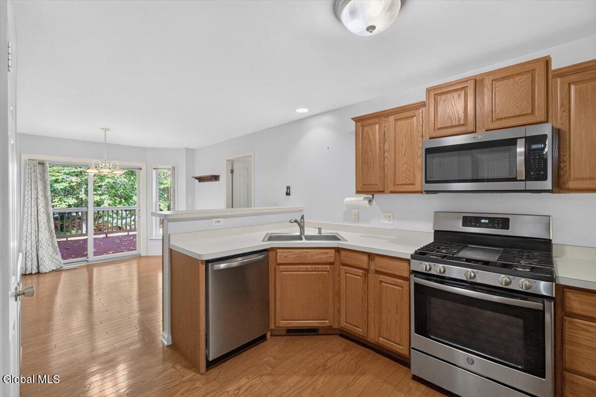 2 Sherman Oaks Clifton Park NY 12065