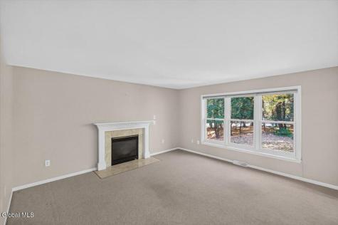 2 Sherman Oaks Clifton Park NY 12065