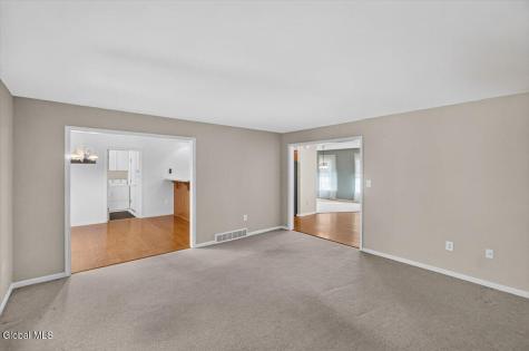 2 Sherman Oaks Clifton Park NY 12065