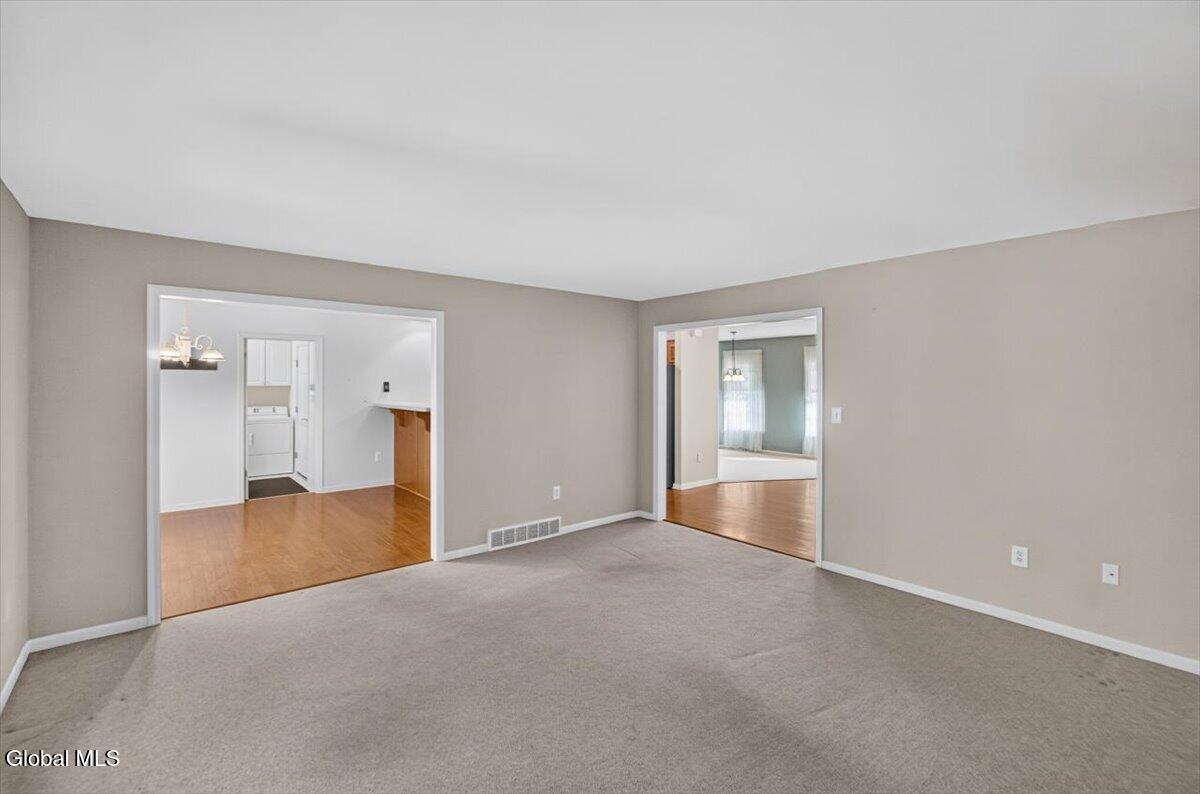 2 Sherman Oaks Clifton Park NY 12065
